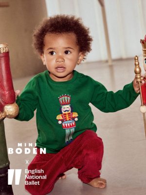 Long Sleeve Appliqu?? T-Shirt-Pine Green Nutcracker