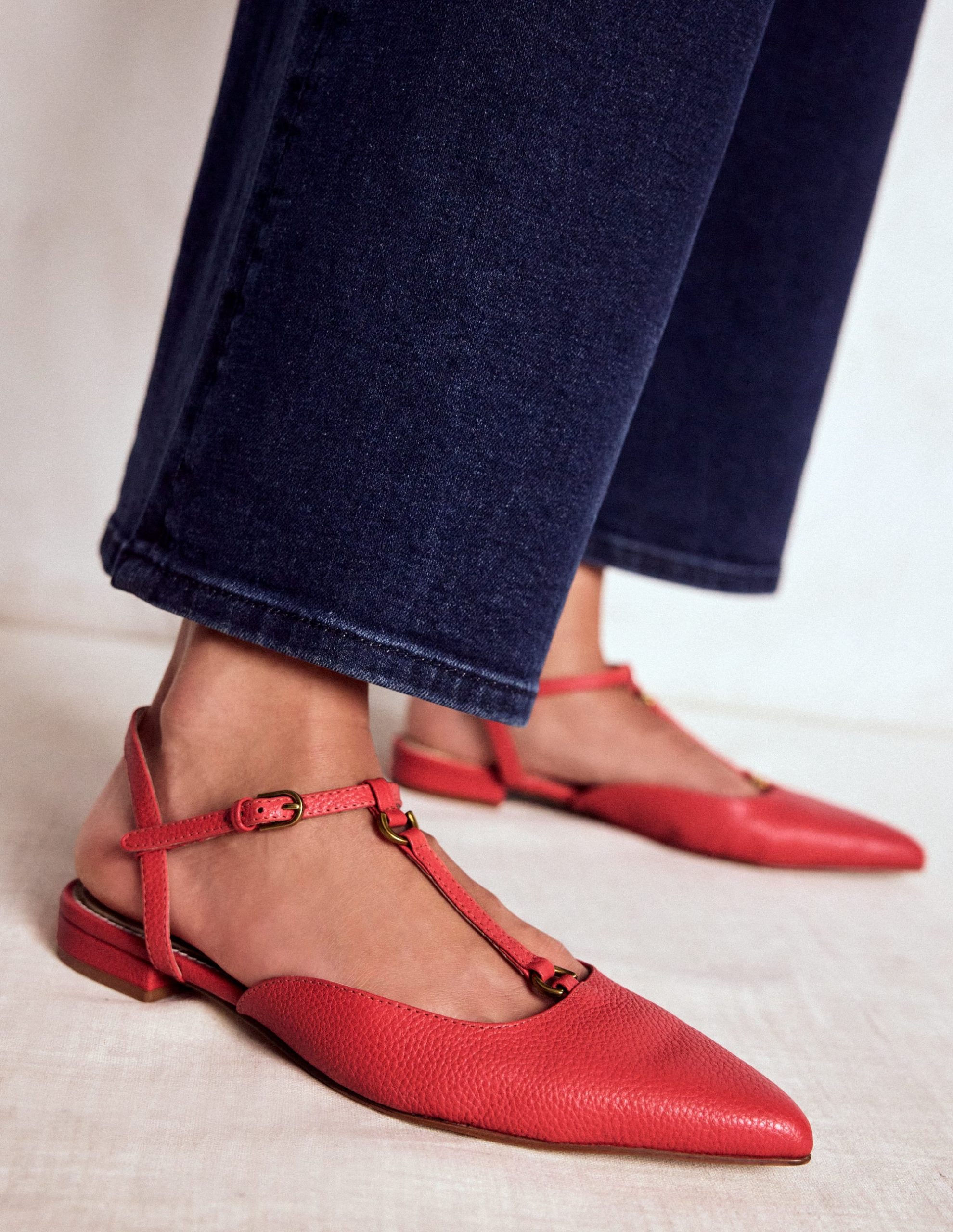 T-Bar Point Flats-Post Box Red - Image 2