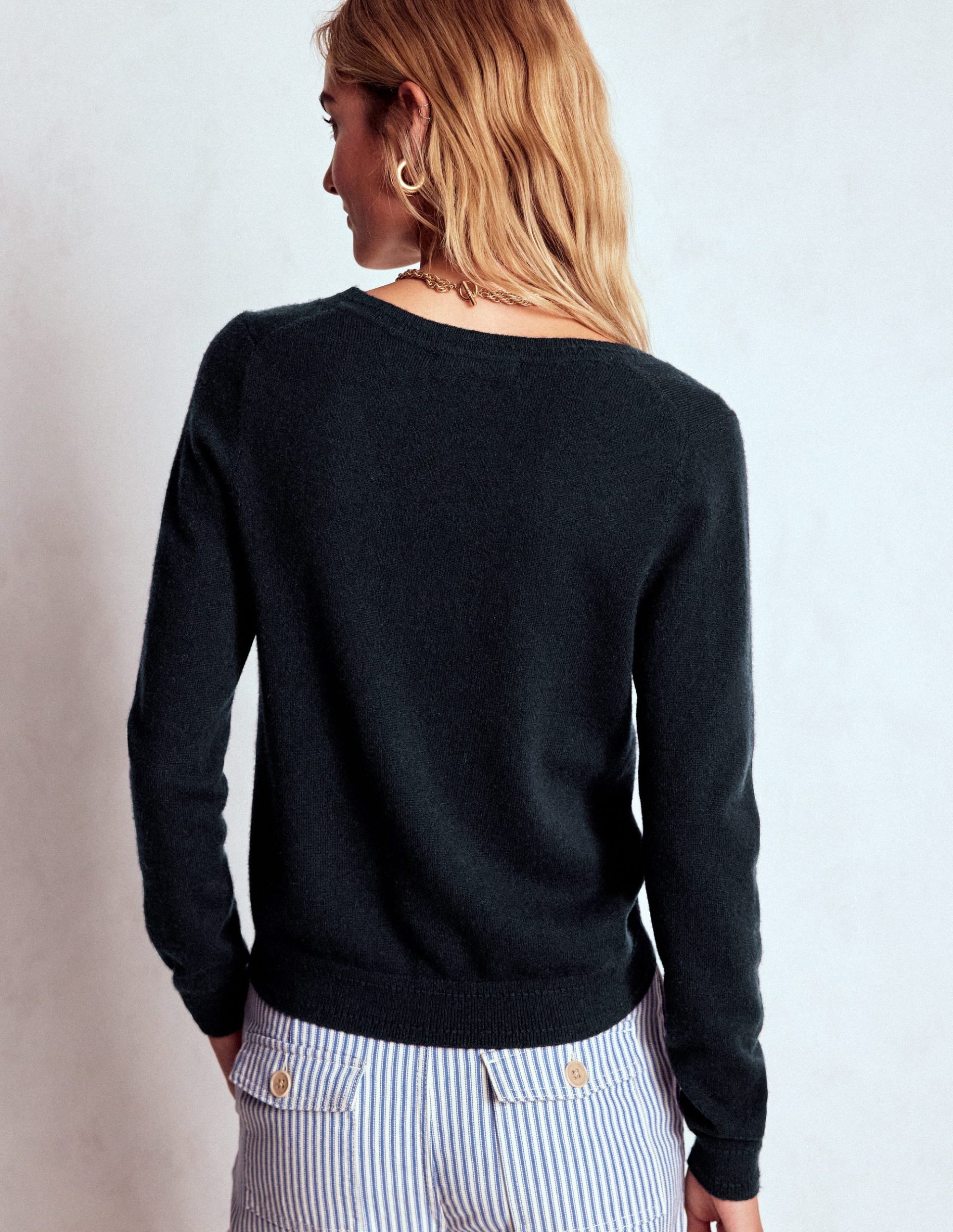 Eva Cashmere V-neck Jumper-Navy - Image 3