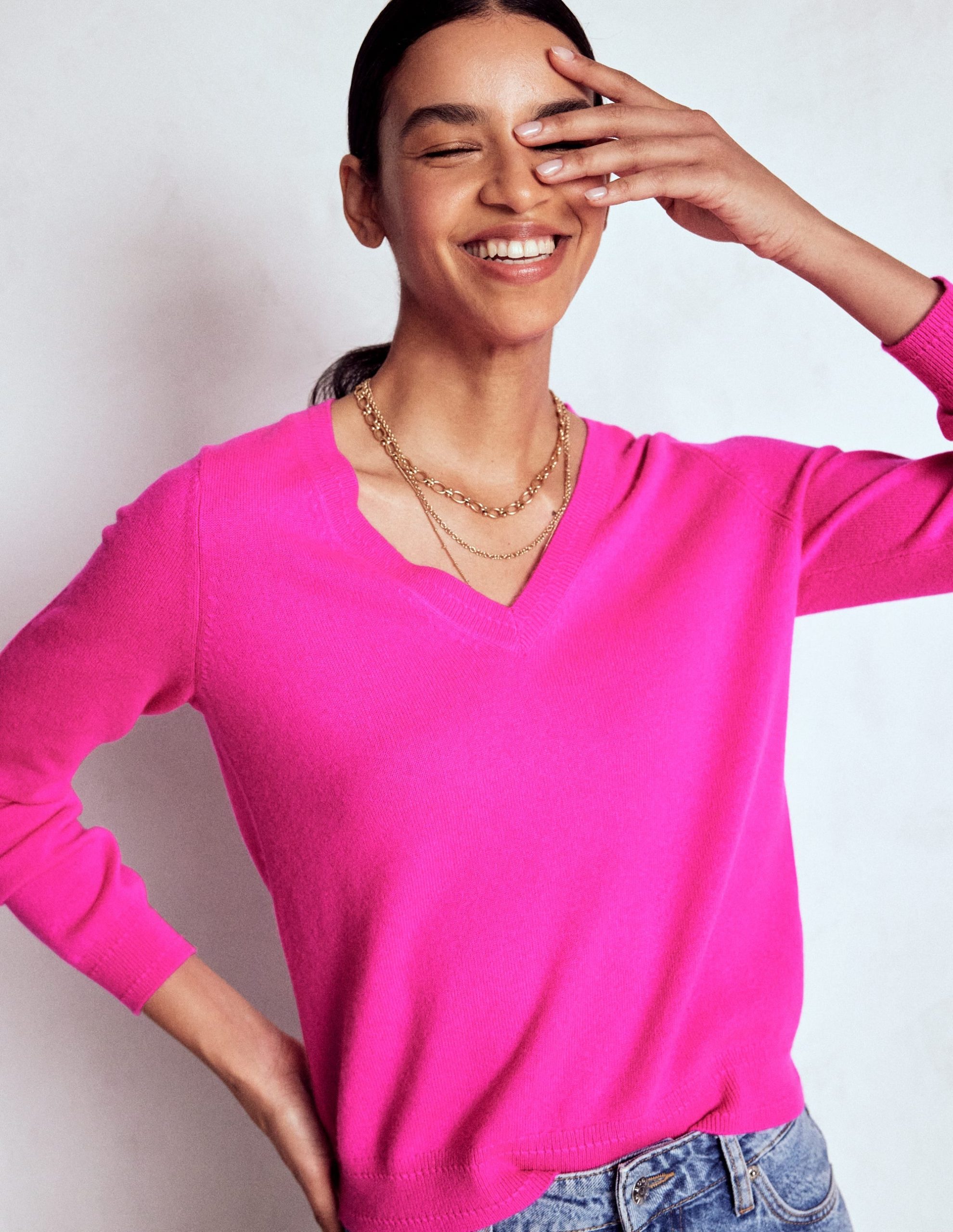 Eva Cashmere V-neck Jumper-Pop Pansy - Image 3