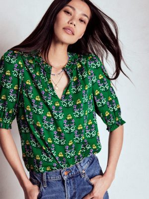 Ria Short Sleeve Top-Emerald. Wildflower Bouquet