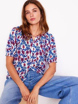 Isla Jersey Shirt-Ivory. Floral