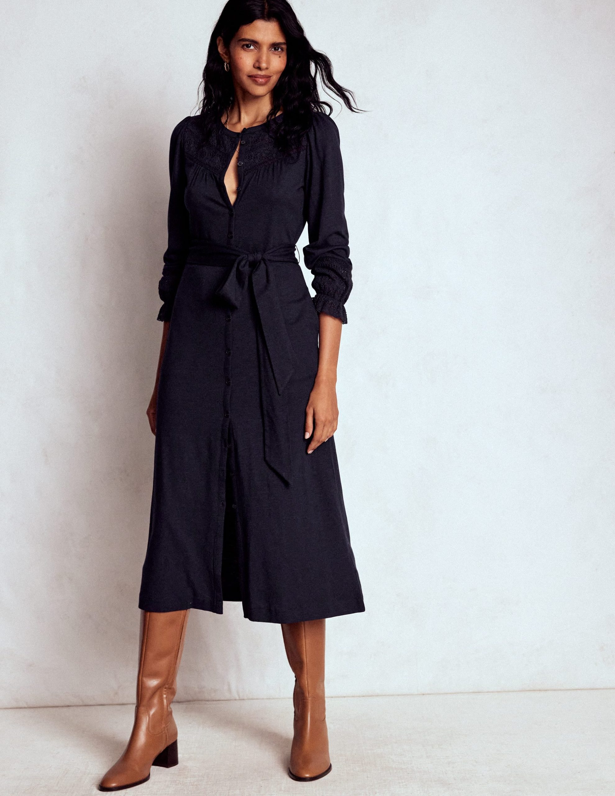 Pippa Broderie Jersey Dress-Navy - Image 4