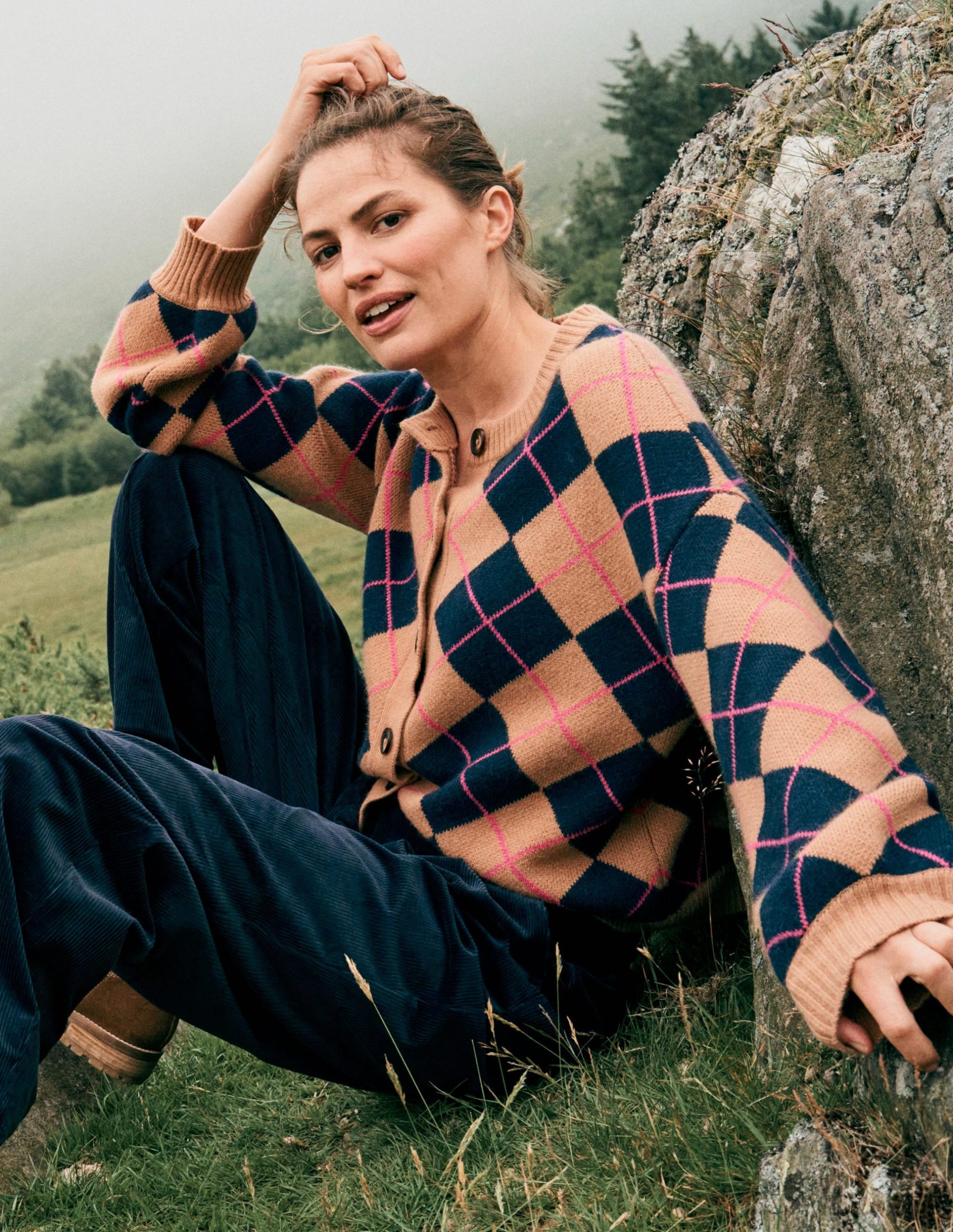 Abi Jacquard Cardigan-Camel. Navy Argyle