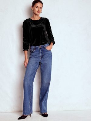 Mila Velvet Top-Black