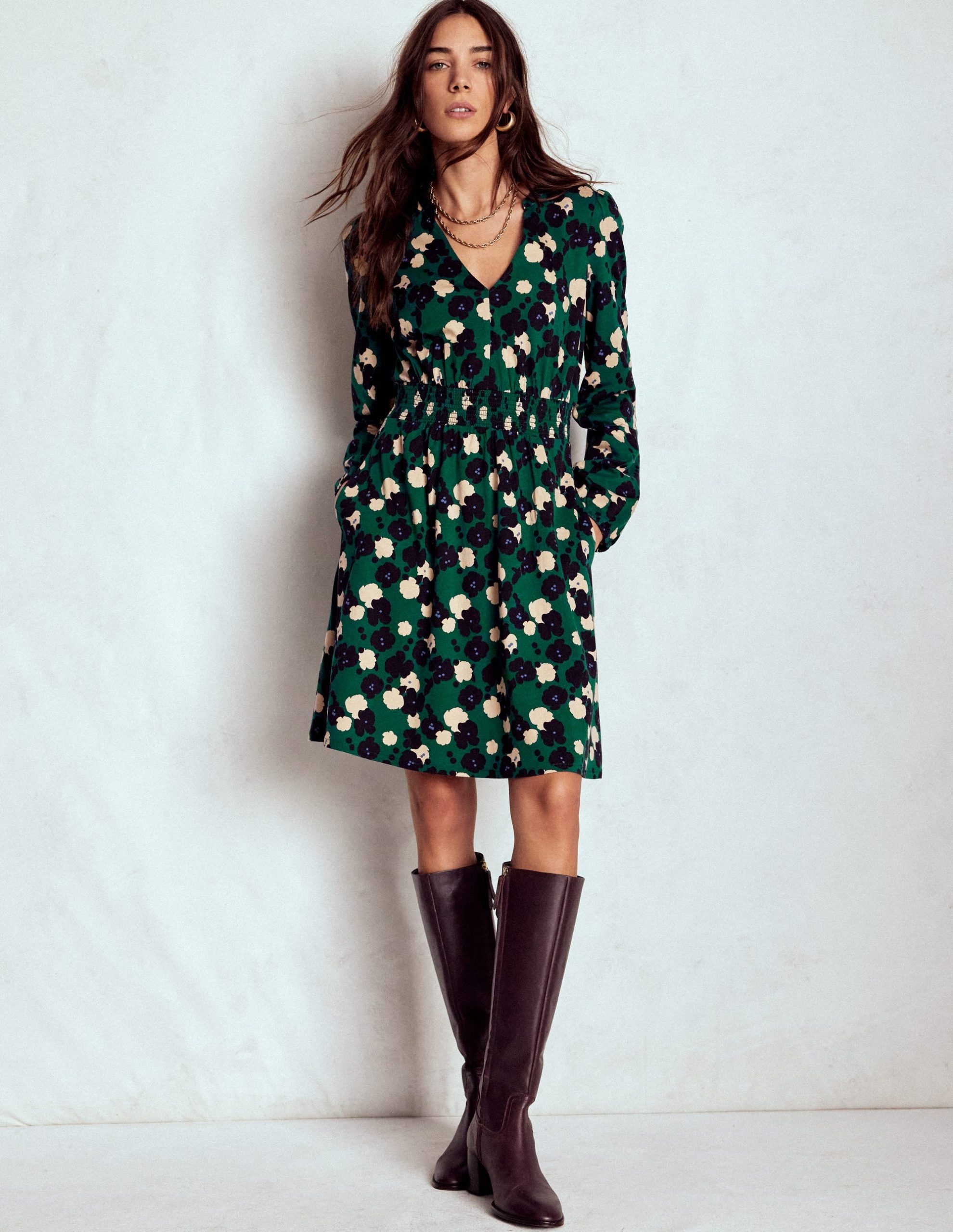 Sarah Short Jersey Dress-Emerald Night. Garden Blossom - Image 6