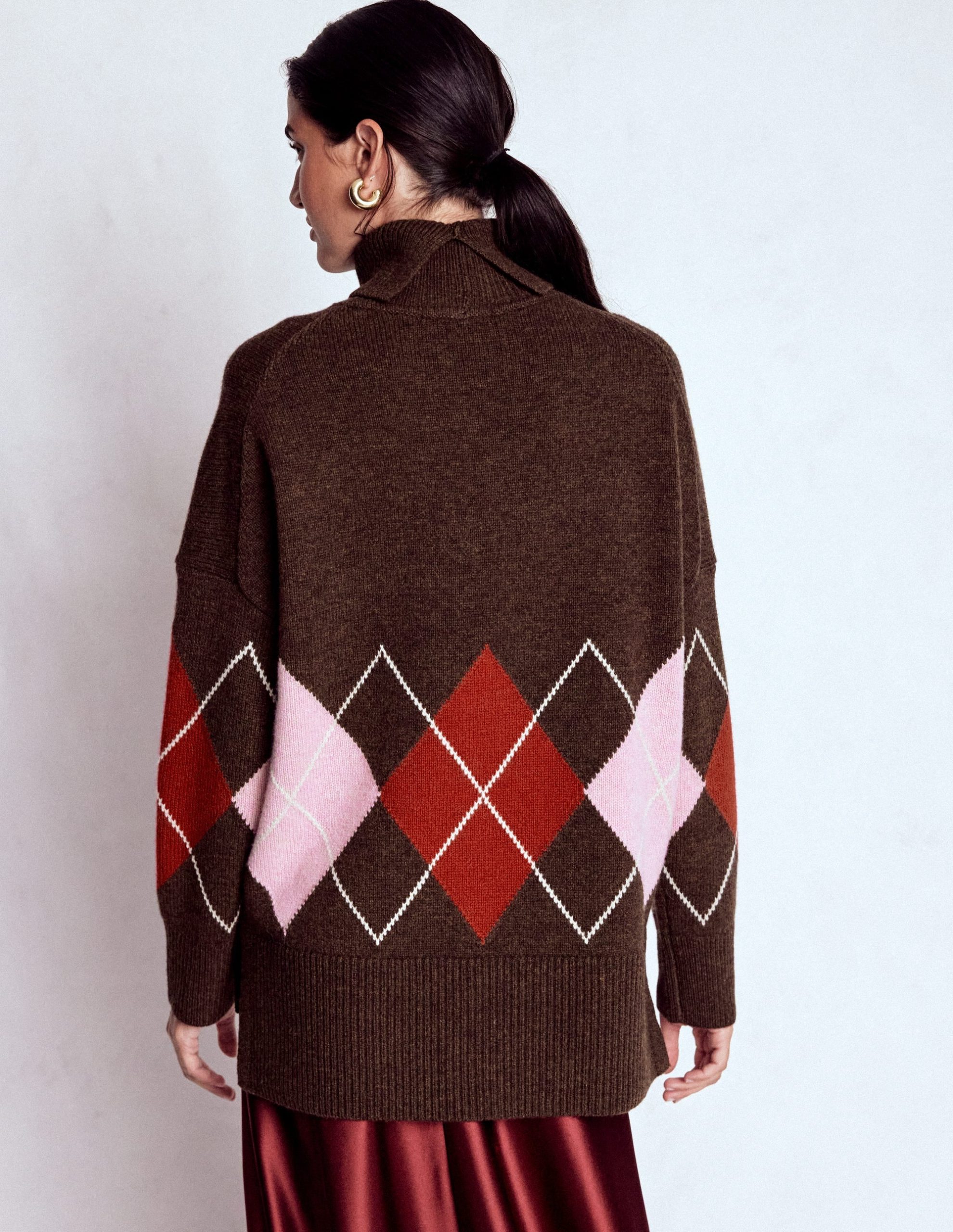 Polly Merino Roll Neck Sweater-Brown. Pink Argyle - Image 4