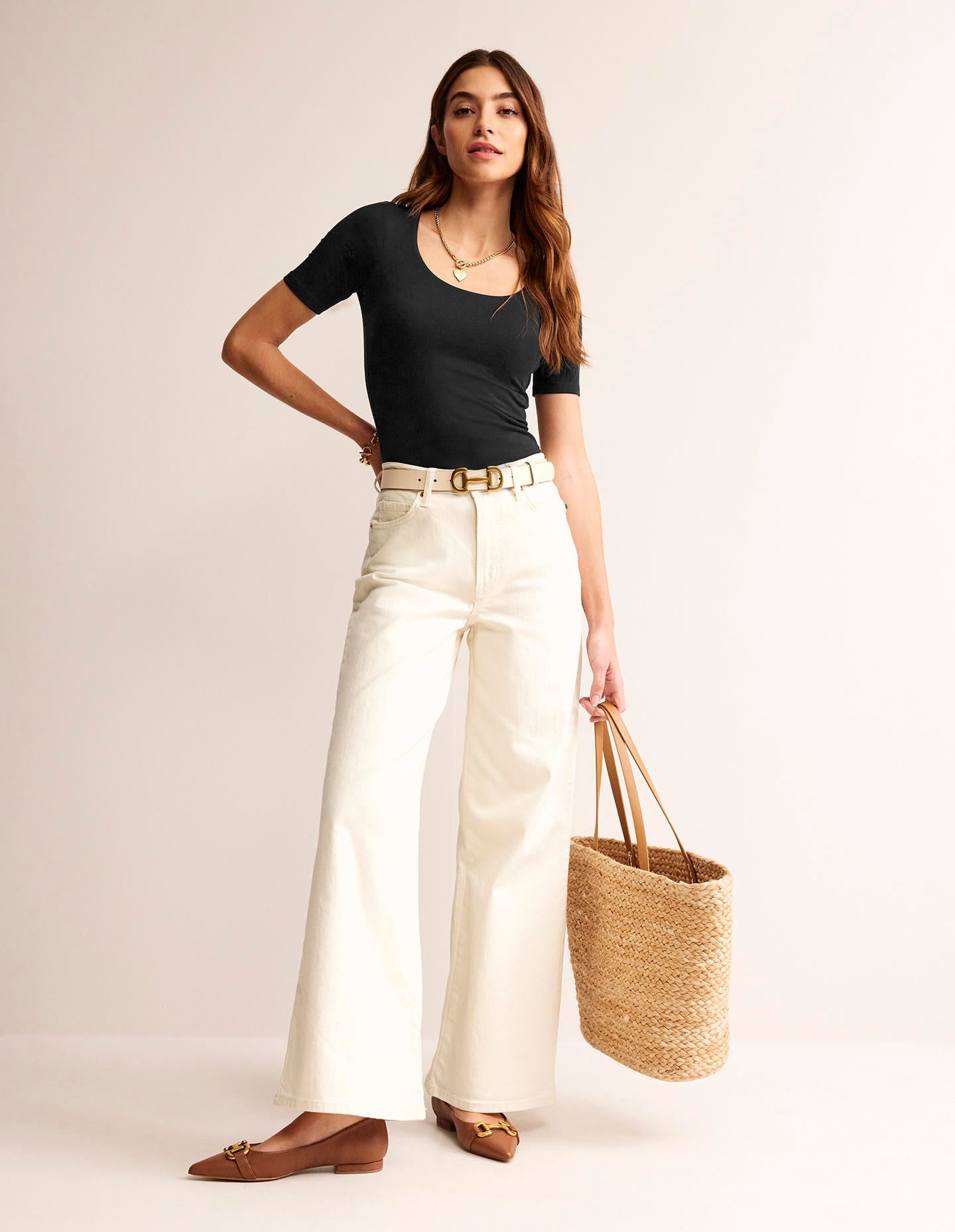 Double Layer Scoop T-shirt-Black - Image 4