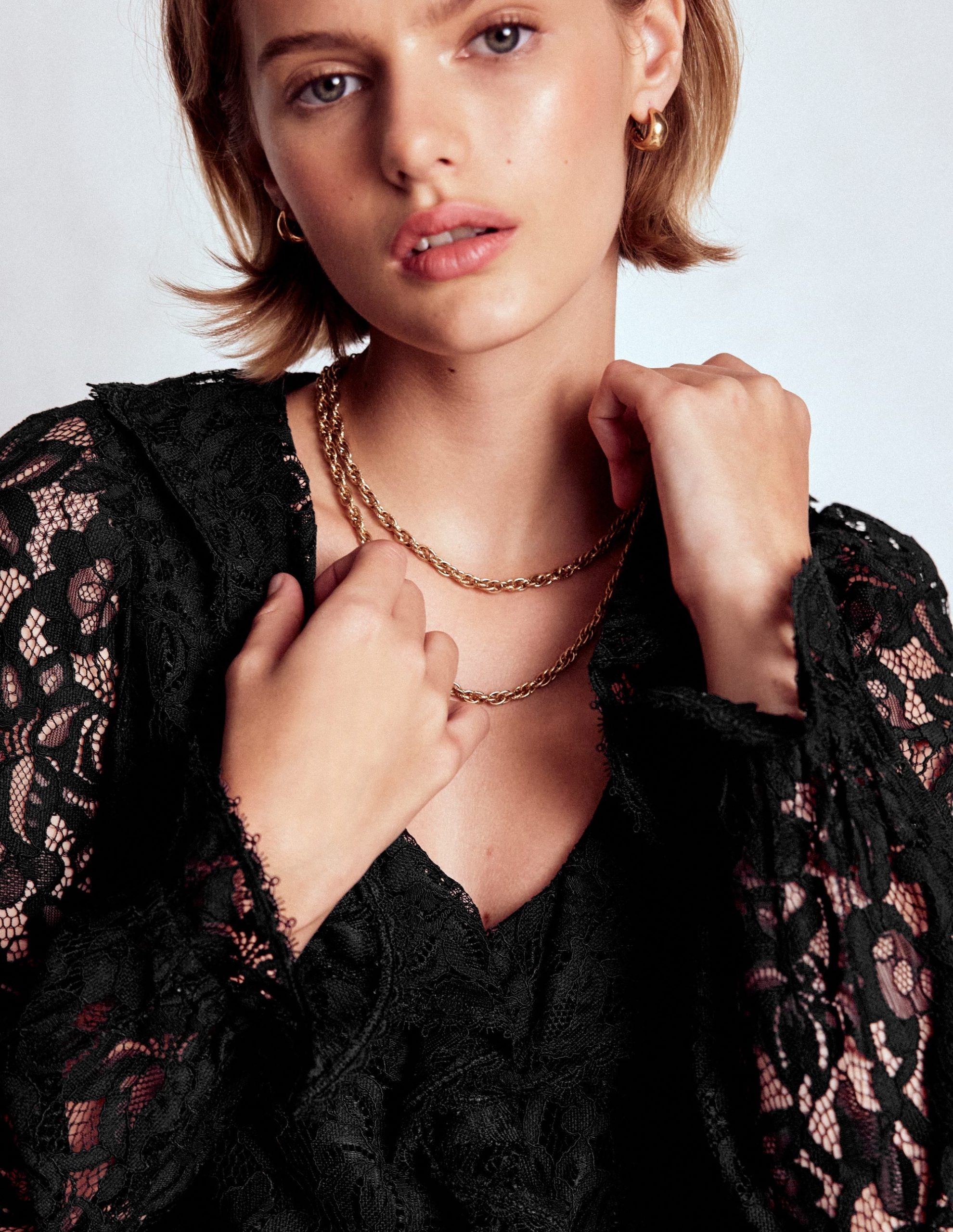 Ruffle Detail Lace Blouse-Black - Image 3